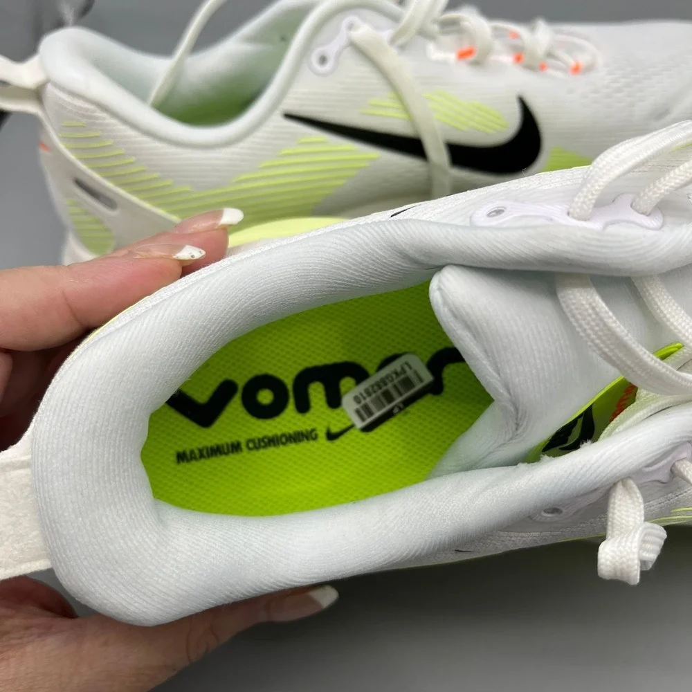 Nike Vomero 18 Mens 10.5 Performance Running Shoes White Volt ZoomX ReactX